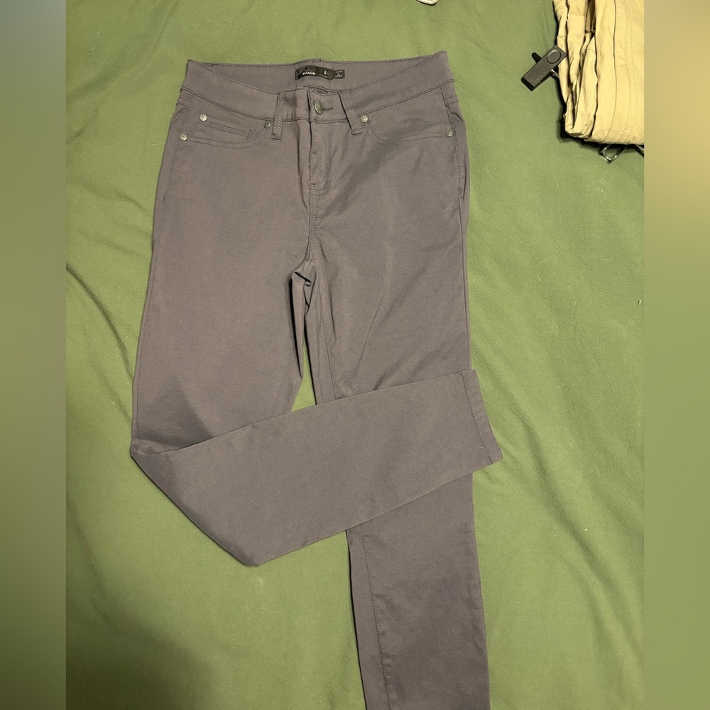 Prana Skinny Leg Hiking Pant Moonrock Gray Stretch Nylon (size 4)